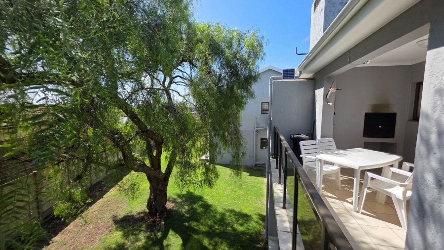 2 Bedroom Property for Sale in Hartenbos Central Western Cape
